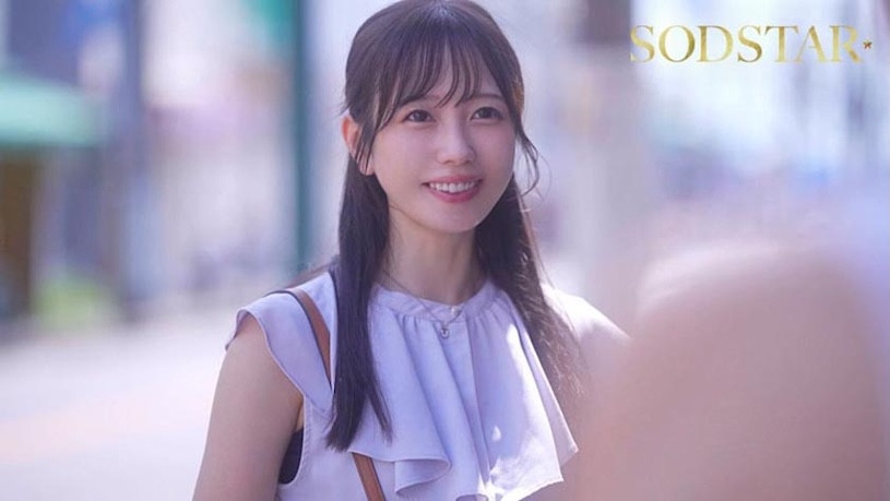 不当OL回到老家继承钱汤的「诱惑美乳正妹」,和青梅竹马发情到停不下来...