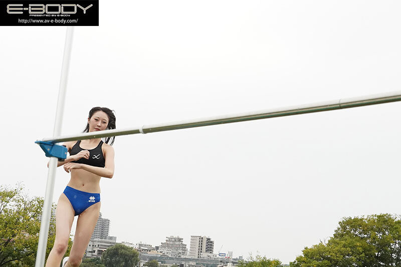 「9头身跳高好手」火辣下海，「超凶巨乳曲线」亮点满满！