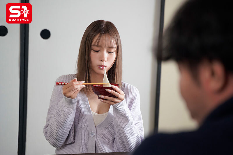 放假不回家！「巨乳女大生」找舍监取暖，不小心就大干好几场