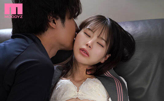悲报！21岁C罩杯美乳美少女「白石奈美」下个月AV引退！自曝好想再继续拍...